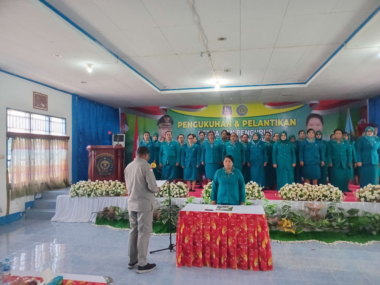Bupati Raja Ampat Lantik Pengurus Tim Penggerak PKK 2025-2030, Rusmiati Burdam Jadi Ketua
