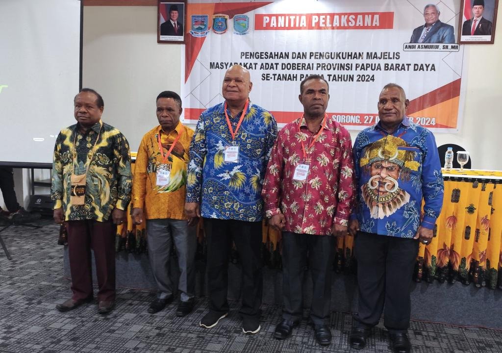 Majelis Masyarakat Adat Doberai & 7 Perwakilan Wilayah Adat se-Tanah Papua Dikukuhkan