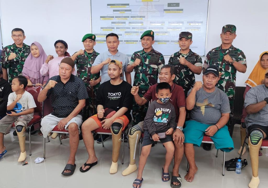 Peringati HUT Kodam, Pembagian Kaki Palsu di RS AD dr. Aryoko Sorong