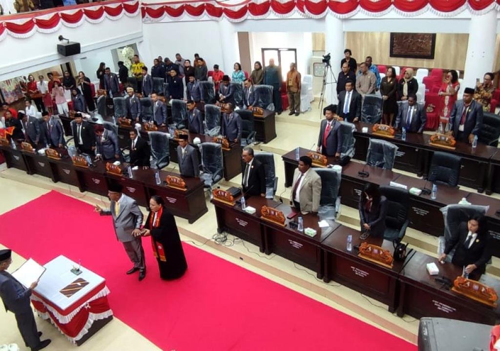 Joungky Souisa Ditetapkan Sebagai Anggota DPR Kota Sorong Gantikan Petronela Kambuaya