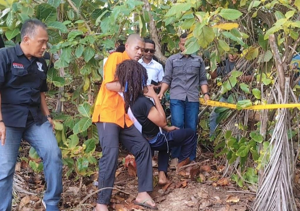 Rekonstruksi Ulang Pembunuhan Kesya, Keterangan Tersangka Agung Berubah