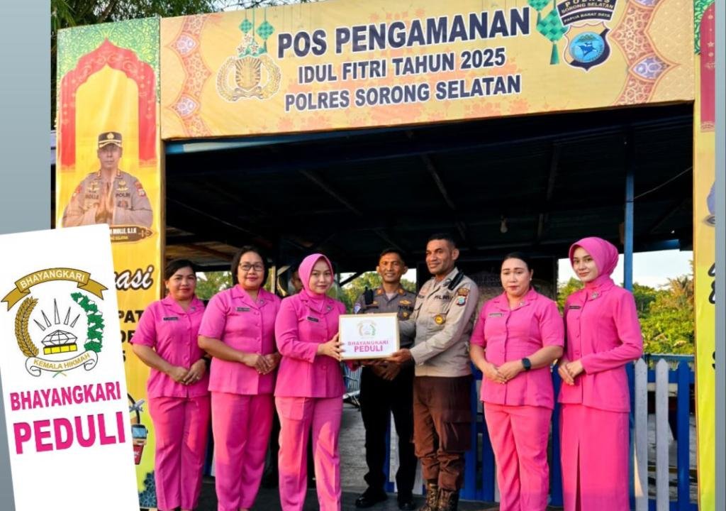 Bhayangkari Peduli: Ketua Bhayangkari Cabang Sorong Selatan Bagikan Parcel di Pos Pam Operasi Ketupat Dofior 2025