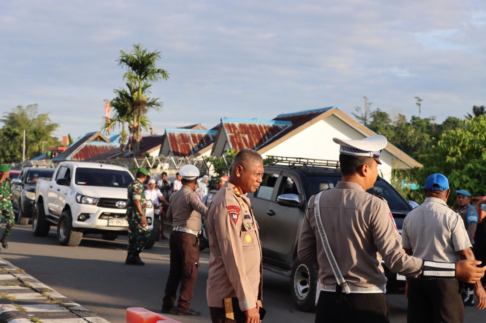 Kapolres Sorong Selatan Pimpin Pengamanan Shalat Ied, Jamaah Merasa Aman dan Nyaman