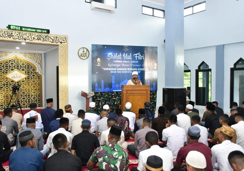 Penuh Khidmat, Pasmar 3 Gelar Sholat Idul Fitri 1446 H di Kesatrian Marinir Agoes Soebekti