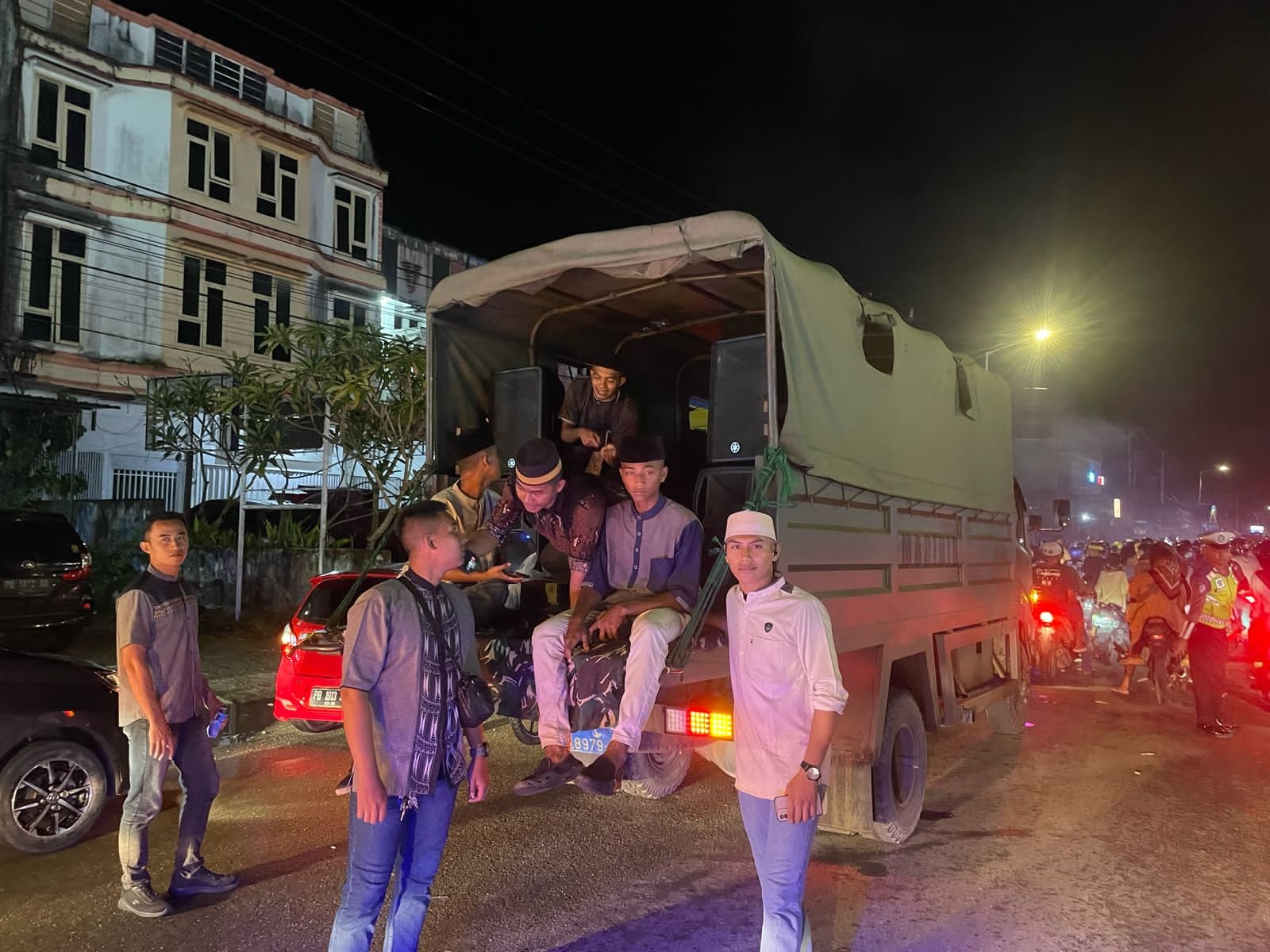 Sinergi TNI-Polri, Prajurit Petarung Pasmar 3 Amankan Malam Takbir Idul Fitri 1446 H Di Wilayah Sorong