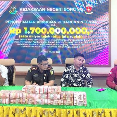 Kejaksaan Negeri Sorong Terima Pengembalian 1,7 Milyar Kasus Korupsi Dana Alokasi Khusus (DAK) Raja Ampat 2019