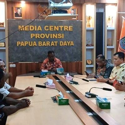 Hak Masyarakat Adat Belum Selesai dari PT. ANJ, 7 Marga di Kampung Jamaremah dan Puragi mengadu ke Gubernur Elisa Kambu