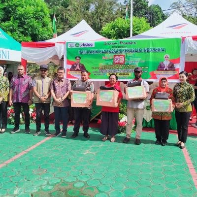 Sambut Hari Lahir Kejaksaan ke-80, Kejaksaan Negeri Sorong Gelar Pasar Murah dan Donor Darah
