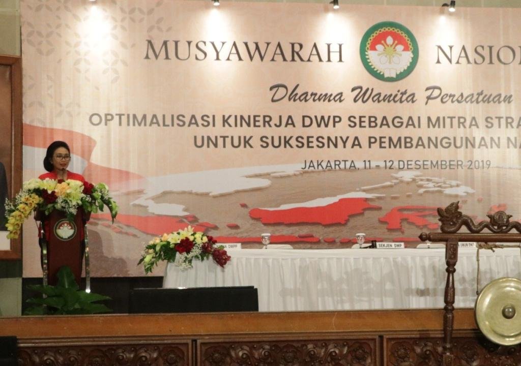 Menteri Bintang : Dharma Wanita Persatuan Gerbong Pemberdayaan Perempuan dan Pemenuhan Hak Anak