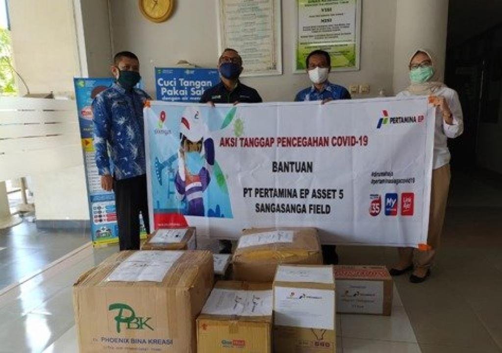 Perangi Covid-19, Pertamina EP Sangasanga Field Donasi APD dan Suplemen ke Puskesmas Sangasanga