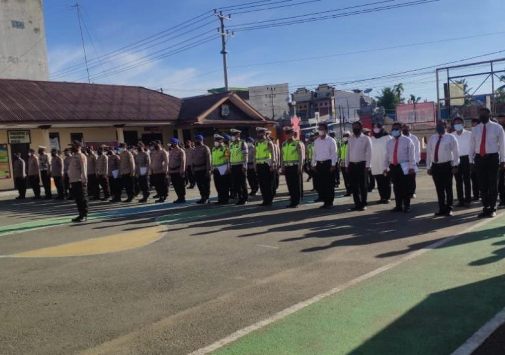 Jam Pimpinan, Kapolres Sorong Pimpin Apel Pagi, Berikan Arahan Kepada Anggota