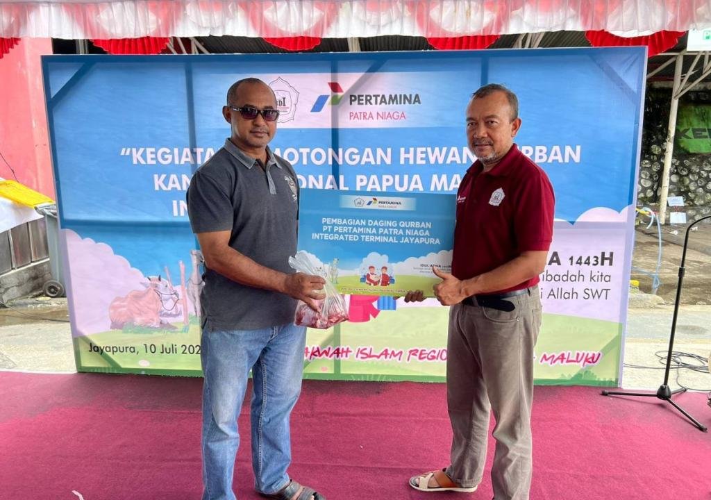 Rayakan Idul Adha, Pertamina Patra Niaga Regional Papua-Maluku Salurkan 13 Ekor Hewan Qurban