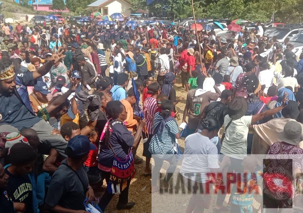 Ribuan Masyarakat Membanjiri Acara Kampanye Partai NasDem di Aitinyo Kabupaten Maybrat