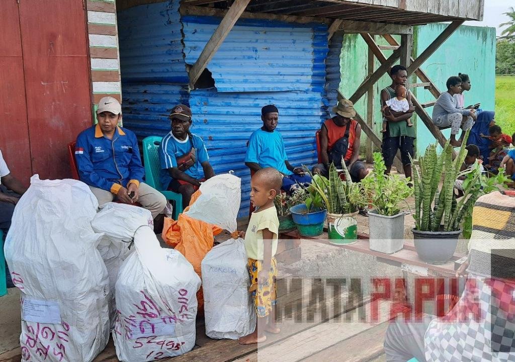 LAZISMu Kabsor Bersama UNIMUDA Sorong Salurkan Produk Pangan Rendangmu Di Kota Sorong