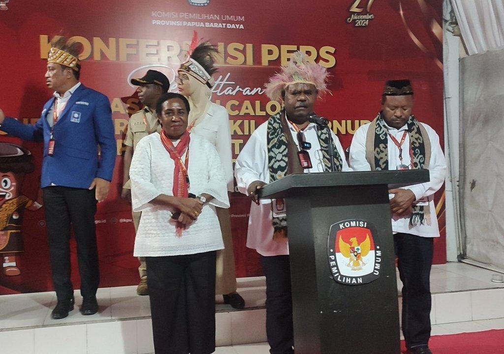Elisa Kambu - Ahmad Nausrau Jadi Yang Pertama Daftar Ke KPU Papua Barat Daya