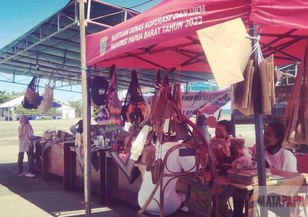 Festival Pesona Raja Ampat 2024 Tahunan Memberikan dampak positif Bagi Perekonomian lokal UMKM