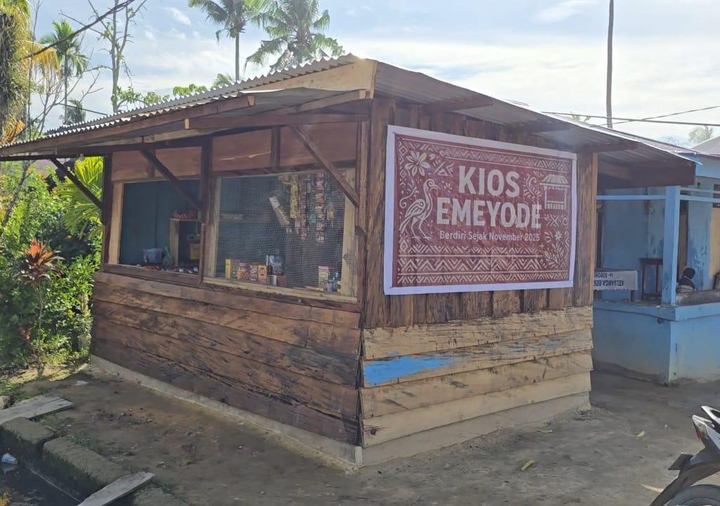 Pemerintah Pusat Bantu Pendirian Kios Sembako Untuk Keluarga Gogoba di Sorong