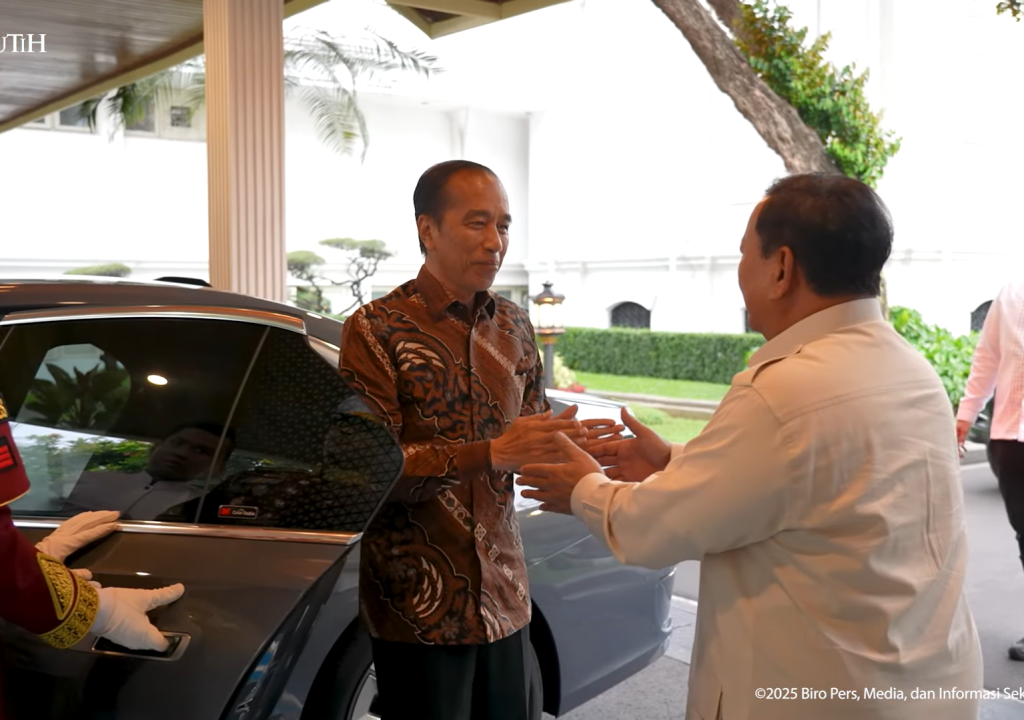 Momen Hangat! Presiden Prabowo Berbuka Puasa Bersama Joko Widodo di Istana