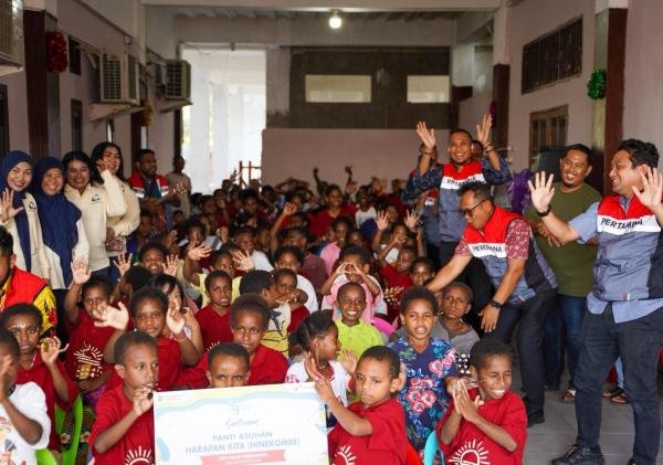 Pertamina Patra Niaga Papua Maluku Berbagi Kebahagiaan dengan 375 Anak Yatim di HUT ke-68 Pertamina