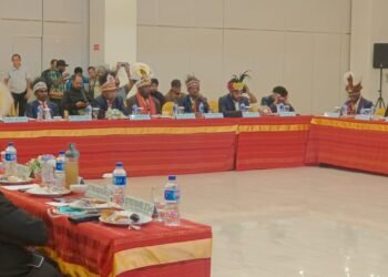 Rapat Pleno Luar Biasa MRPBD di Hotel Panorama bahas Bakal Calon Gubernur dan Wakil Gubernur yang memenuhi syarat Orang Asli Papua.