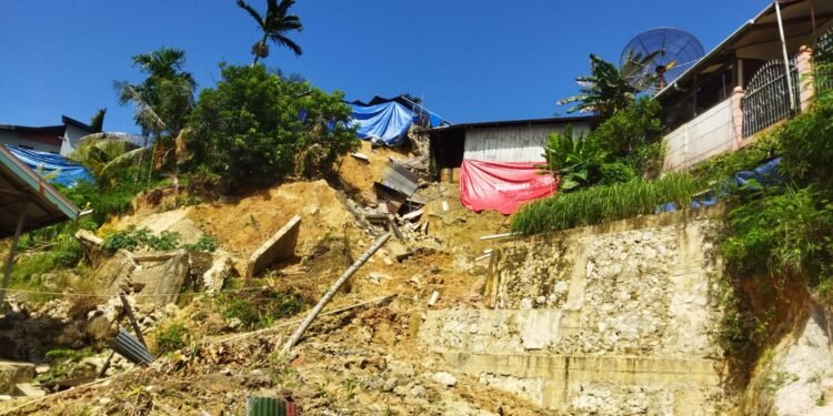 Kondisi Lonsor warga HBM Pasir Remu