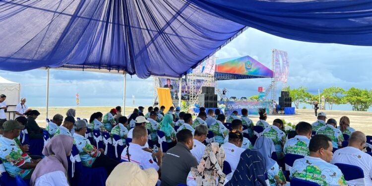 Forkompinda Raja Ampat saat mengikuti acara pembukaan Festival Pesona Raja Ampat 2024(foto/drk.MataPapua)