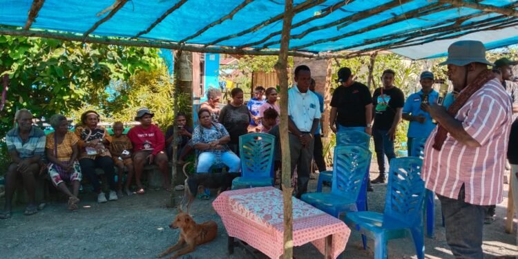 Warga Kampung Klabili Tambrauw ingin melihat langsung sosok sederhana dan merakyat Elisa Kambu