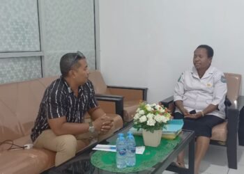 Program Manager Amahuta, Loury da Costa lakukan pertemuan dengan Kadis Pertanahan Kabupaten Sorong Barbalina Osok