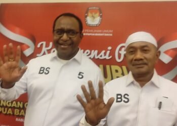 Paslon nomor urut 5, Bernard Sagrim dan Sirajudin Bauw 'BERSINAR'