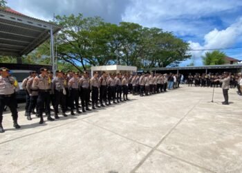 Anggota Polri amankan jalannya proses rekap perolehan suara Gubernur dan Wakil Gubernur Papua Barat Daya