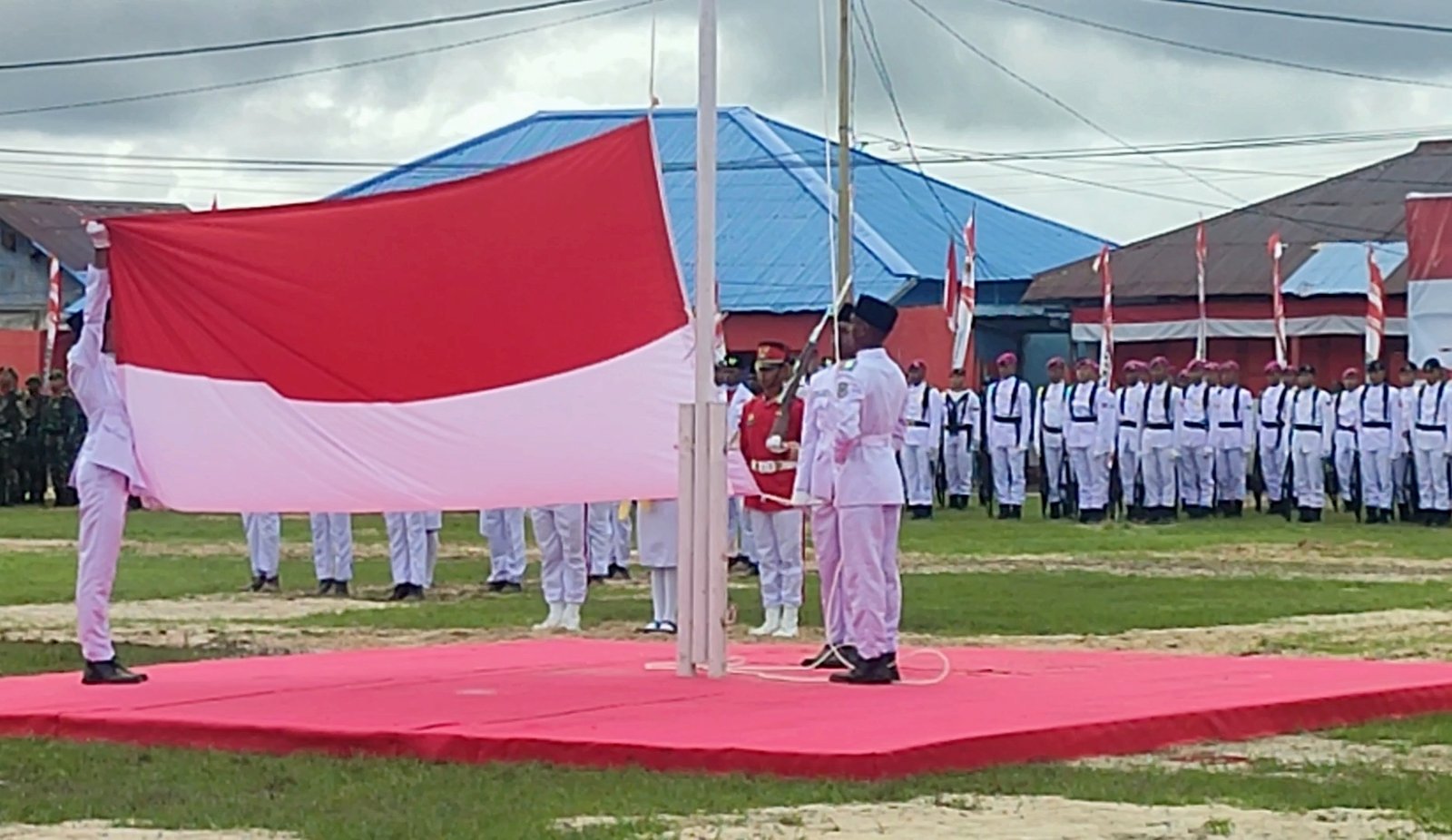 Pengibaran Bendera Merah Putih HUT RI Ke 79 Di Lapangan Merdeka Doom.