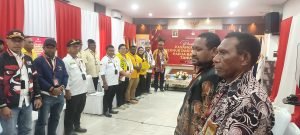 Foto besama pimpinan partai pengusung sebelum menyerahkan berkas pencalonan.