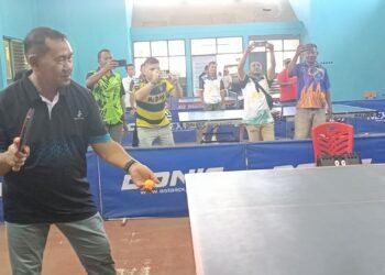 Kepala Perwakilan SKK Migas Wilayah Papua & Maluku (Pamalu) Subagyo membuka pertandingan Tenis Meja